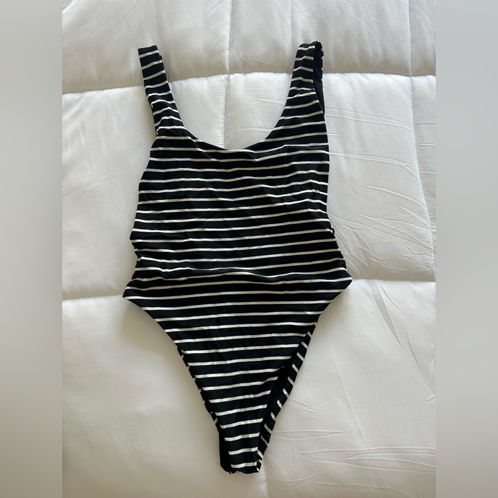 One piece swimsuit! Worn once just a little big for me. Aerie bikini